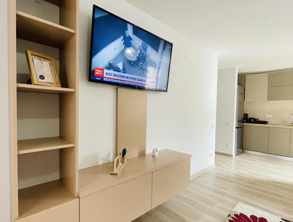 Mountain Crib In Urban Plaza W. Parking & Netflix Apartamento Braşov Exterior foto